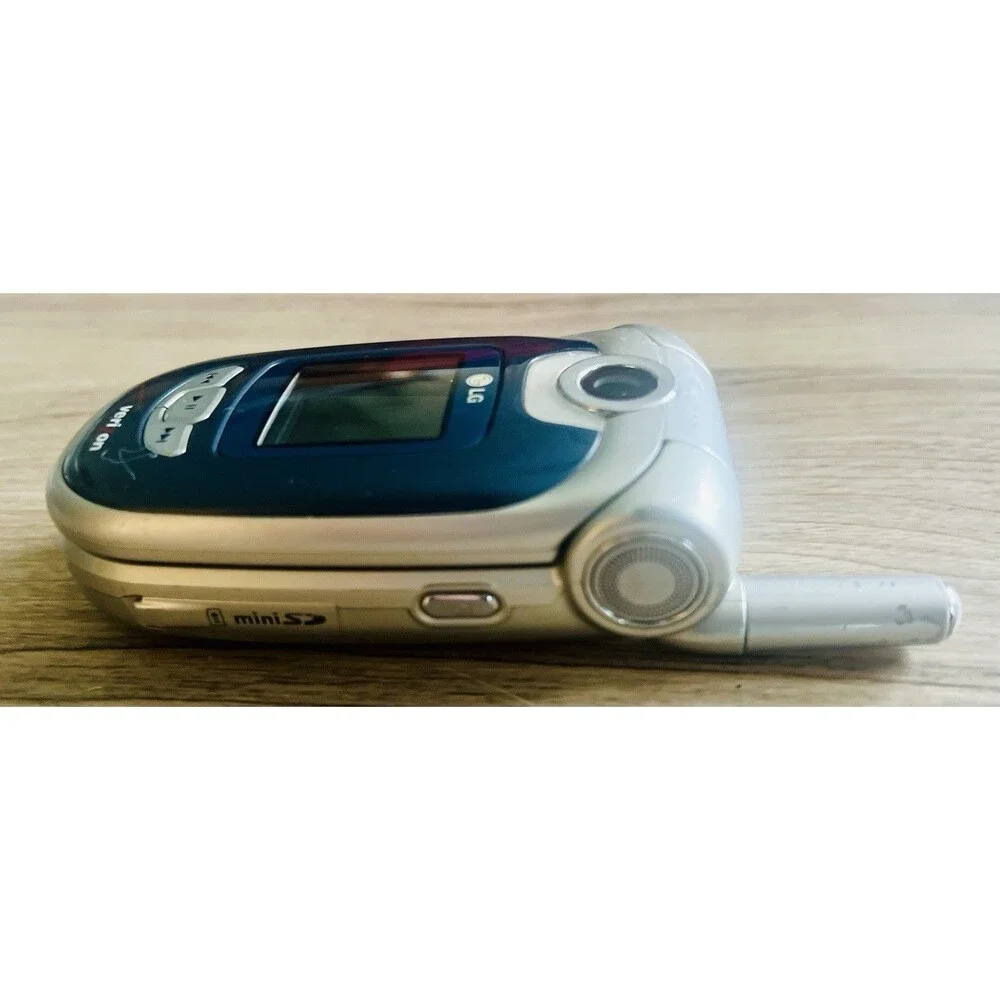 Verizon Branded LG VX5200 Clamshell Flip Phone Battery Silver and Blue Untested